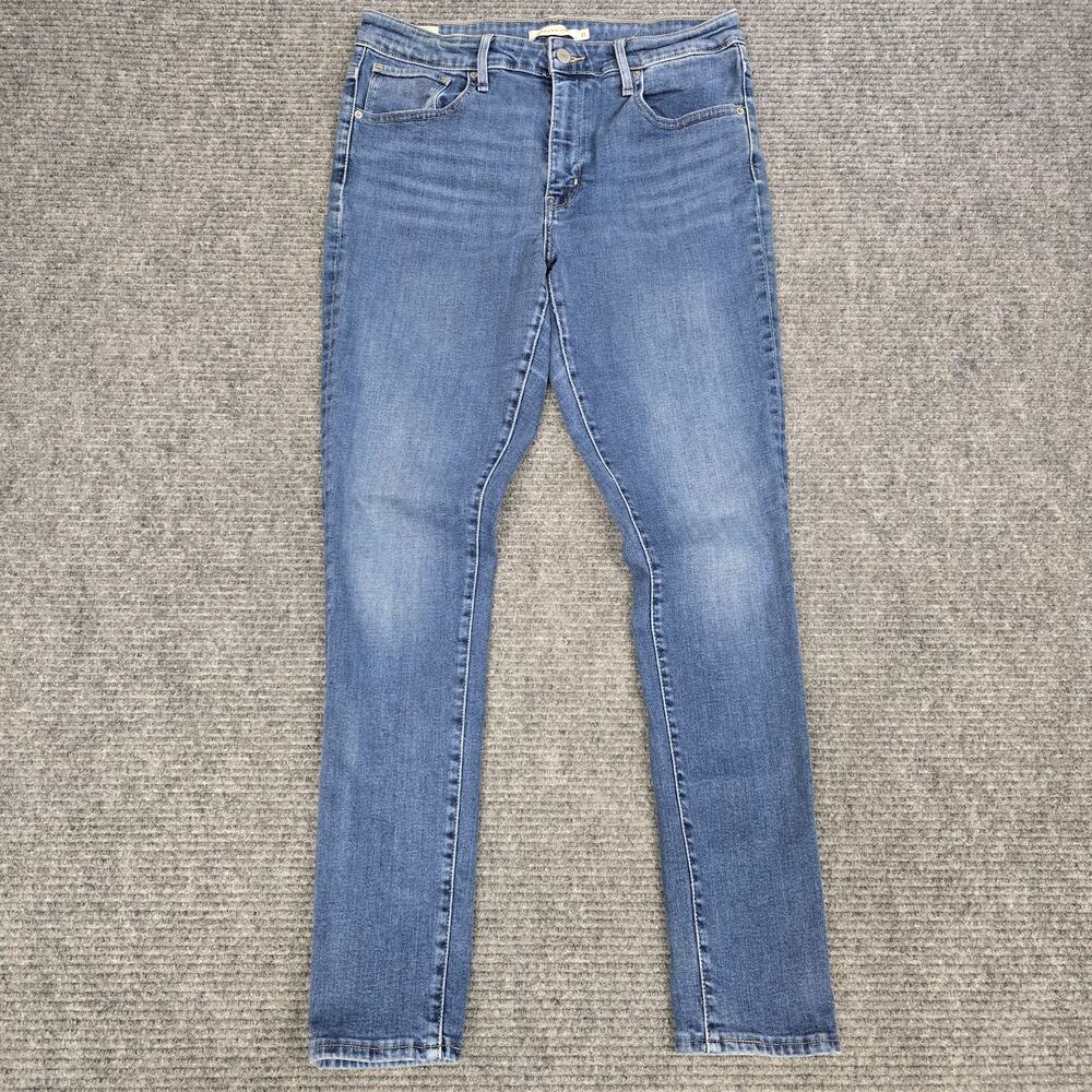 Levi's Women's Skinny Jeans in Medium Blue Stretch Denim